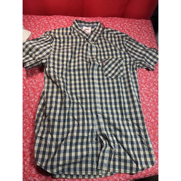 Levi's Men's Plaid Short Sleeve Button-Up Shirt, Size M - Picture 2 of 5